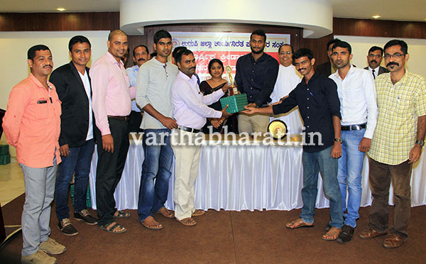 ಪತ್ರಕರ್ತರ ಕ್ರೀಡಾಕೂಟದ ಬಹುಮಾನ ವಿತರಣೆ